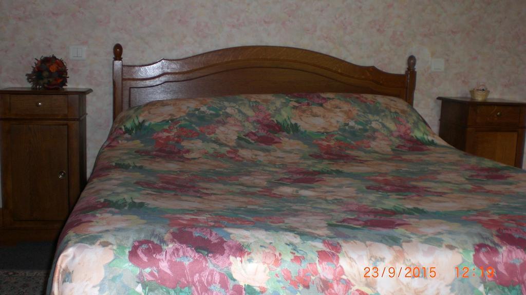 Auberge De L'Atre Quarre-les-Tombes Номер фото