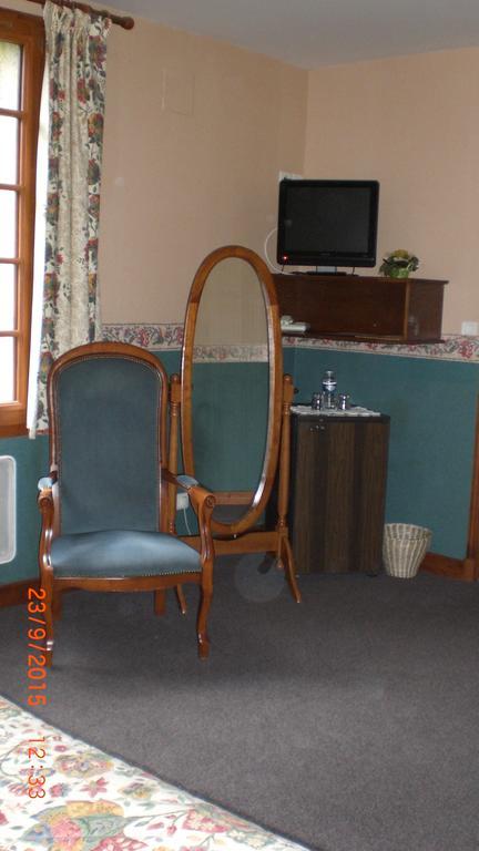 Auberge De L'Atre Quarre-les-Tombes Номер фото